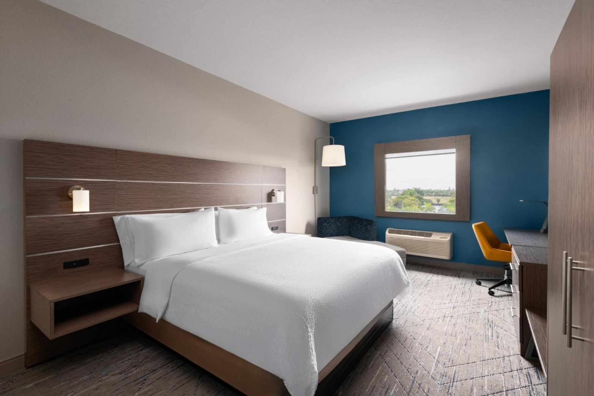 Holiday Inn Express & Suites Boynton Beach West By Ihg Екстериор снимка